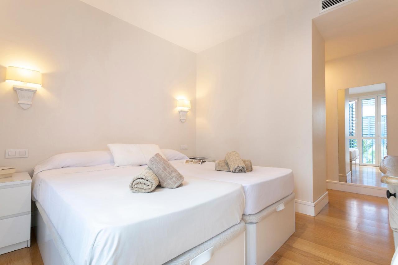 Acogedor Apartamento Junto A La Catedral By Rent Me Malaga Luaran gambar