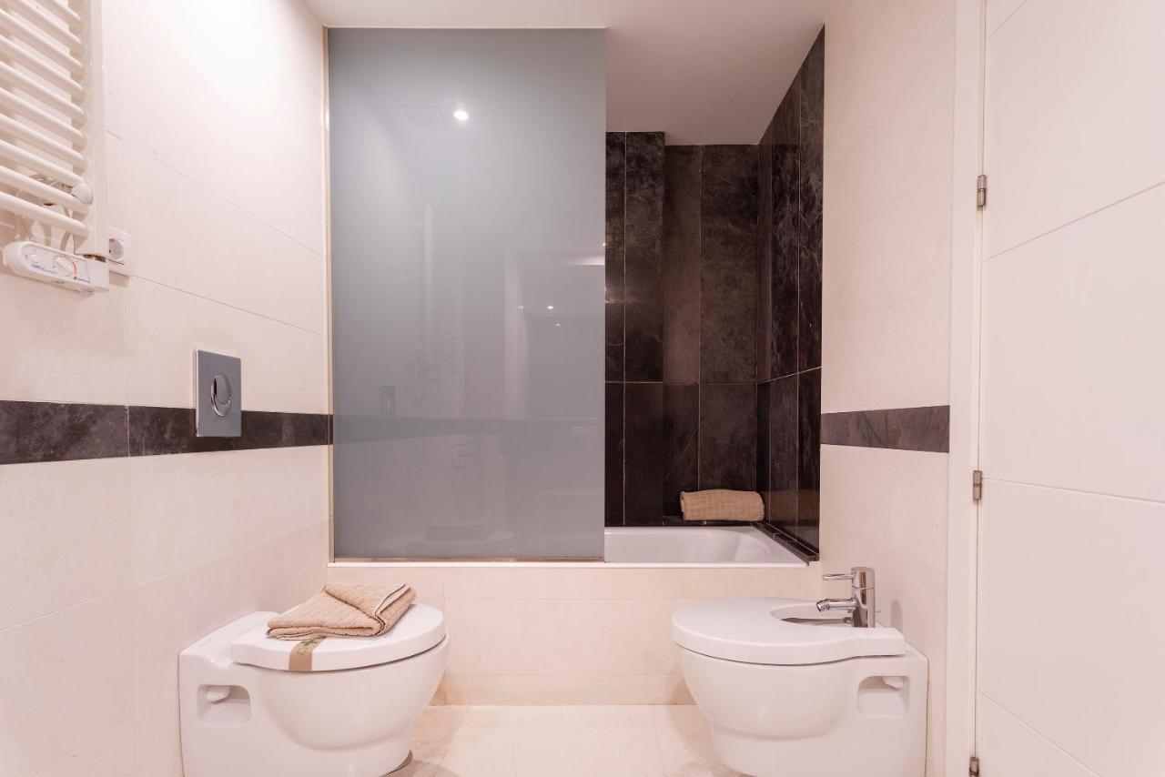 Acogedor Apartamento Junto A La Catedral By Rent Me Malaga Luaran gambar